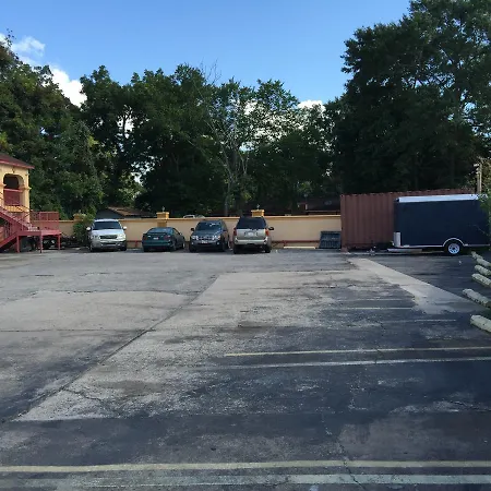 Regency Inn And Suites